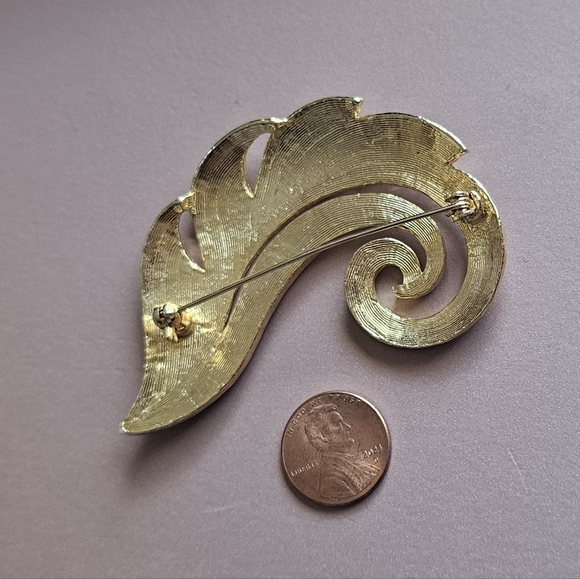 Gold-tone Swirl Brooch - Picture 2 of 2